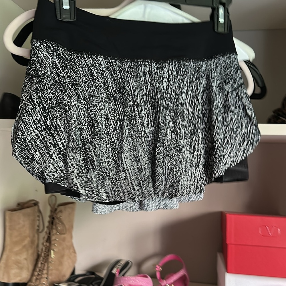 Lululemon - Picture 2 of 4